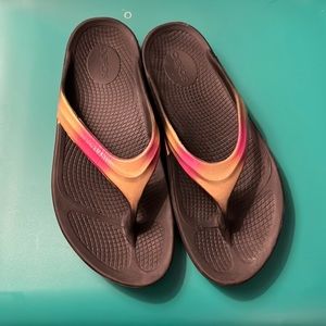Oofos Recovery Sandal - worn 3 times